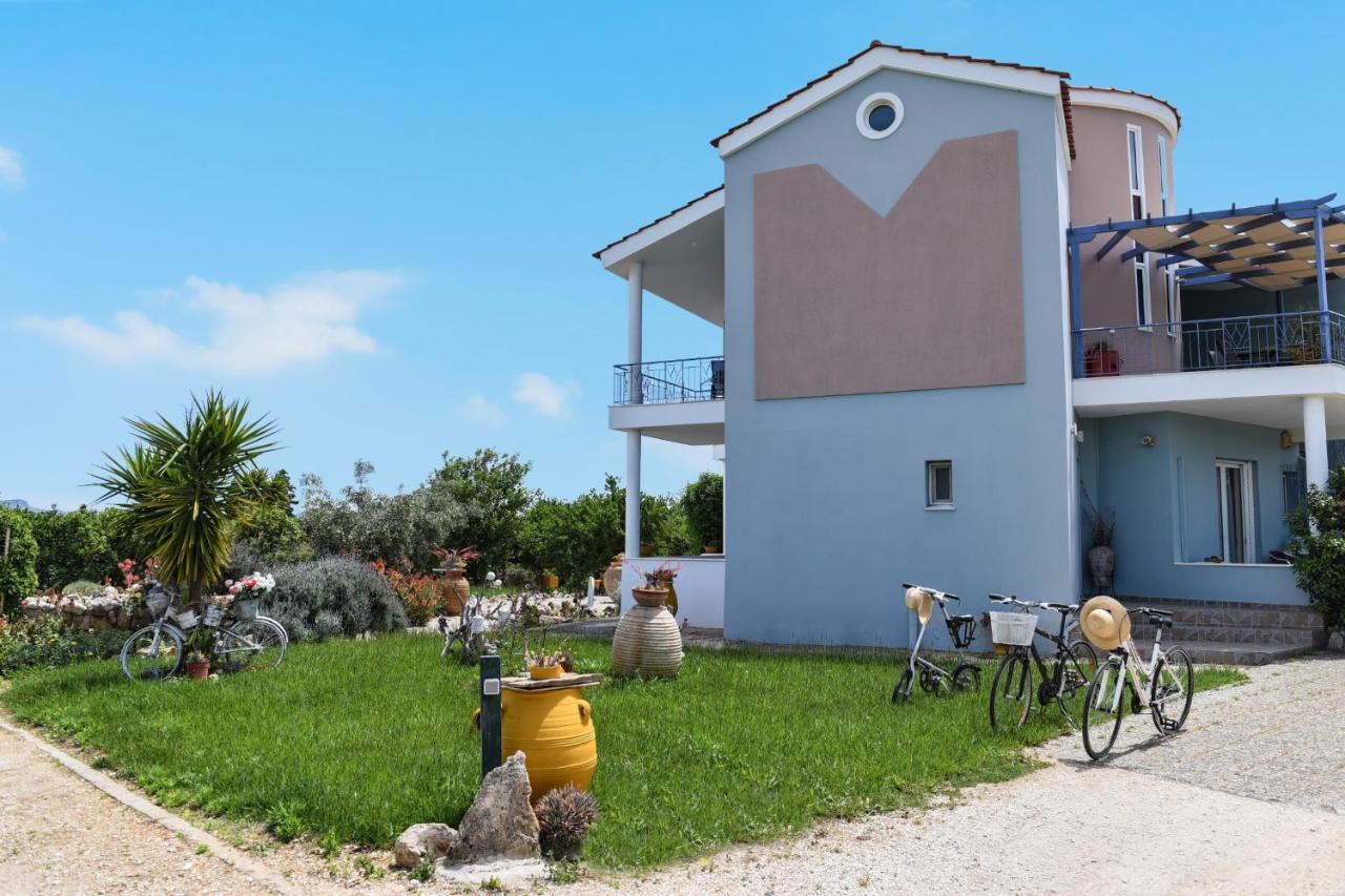 Beachfront Samantha's Paradise Holiday home