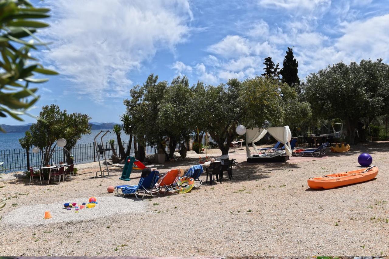 Beachfront Samantha's Paradise Holiday home Kiveri
